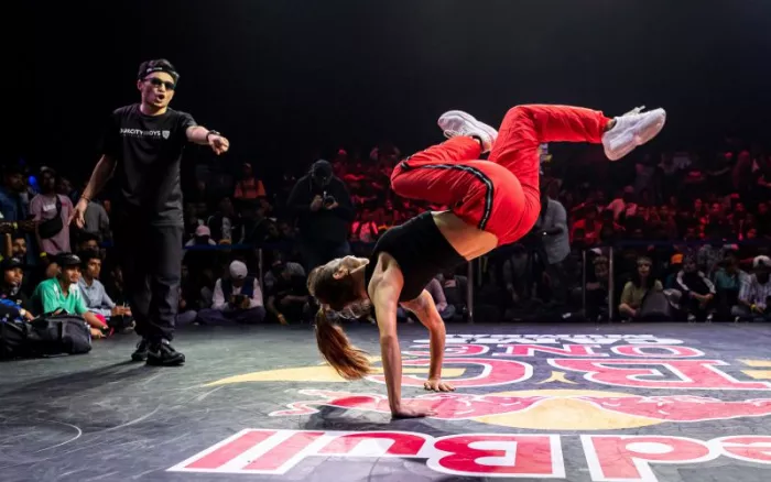 Bgirl Battle Breakdance 5mNtp9BV1alRIjuKanNETkC56QTQ4bfg4mE5NJtk