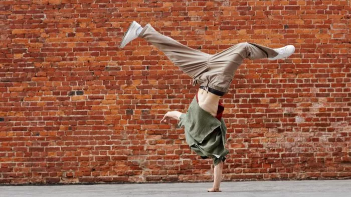 7 Figures de Breakdance DdqxyAuKPcgUqOJalI9IdeafAeHre3QLMwbQThtx